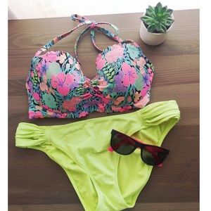 Victoria’s Secret bikini set